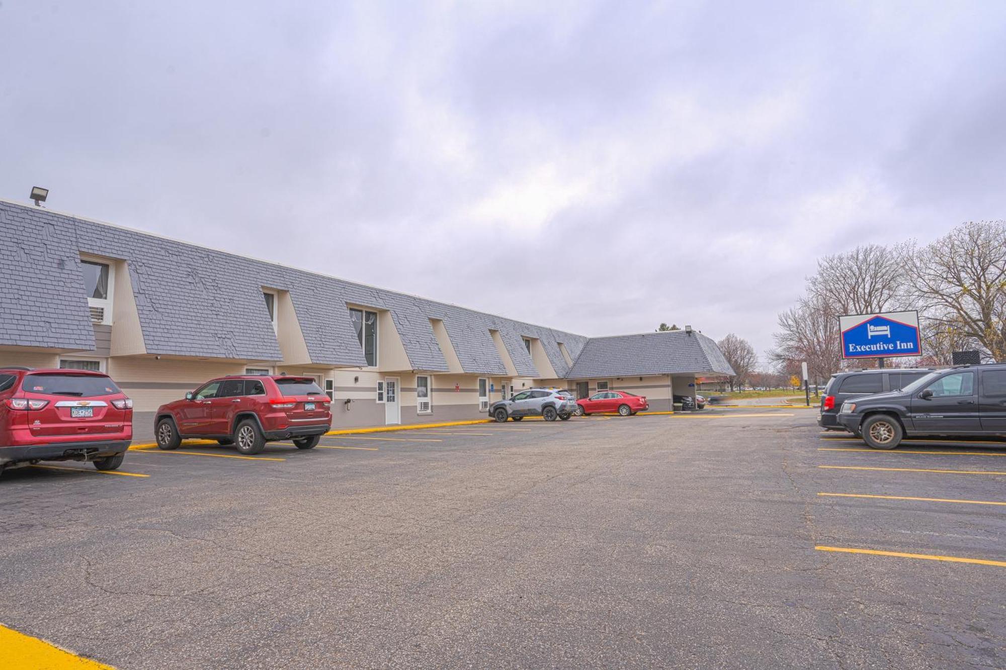 Executive Inn By Belvilla Owatonna Hwy 35 Eksteriør billede